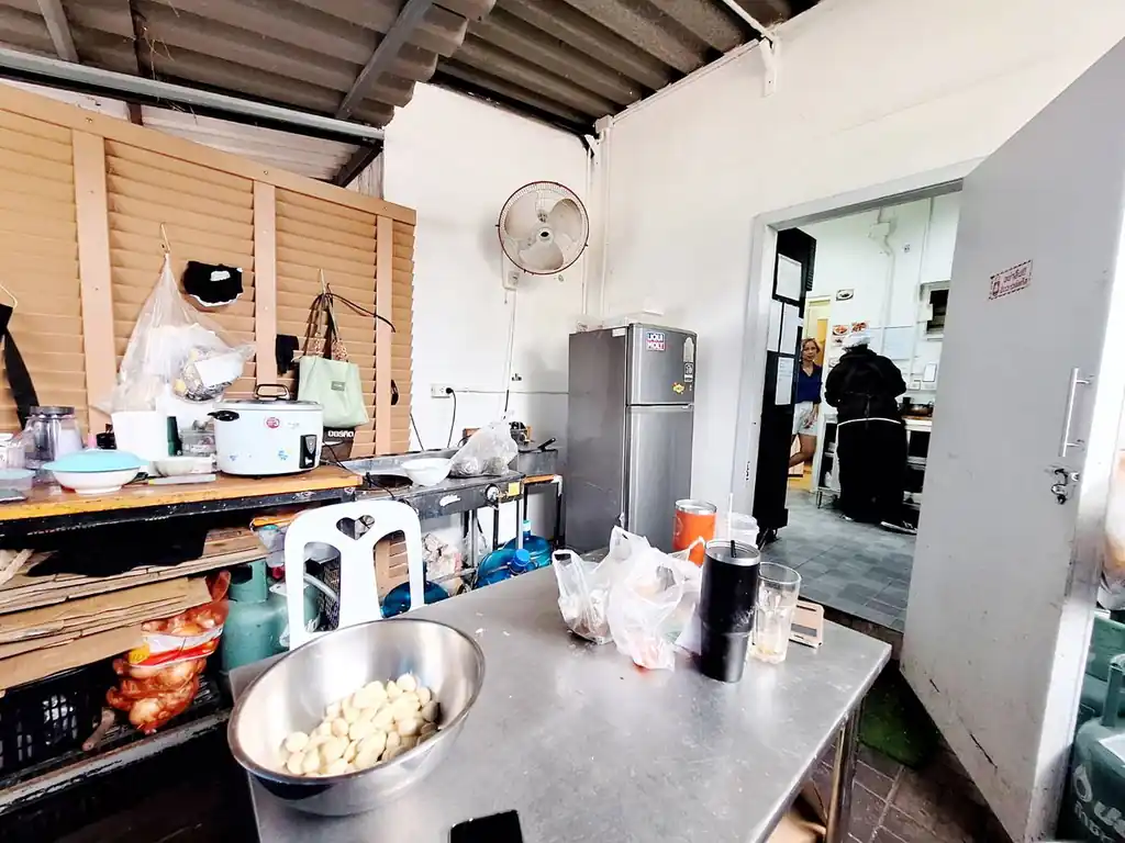 Burger Breakfast Lounge Khon Kaen – turnkey breakfast and burger café near Central Plaza, photo 11