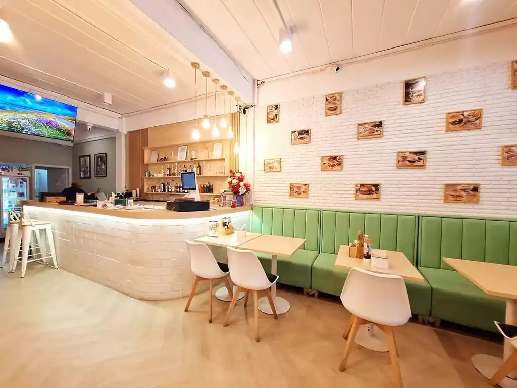 Burger Breakfast Lounge Khon Kaen – turnkey breakfast and burger café near Central Plaza, photo 2