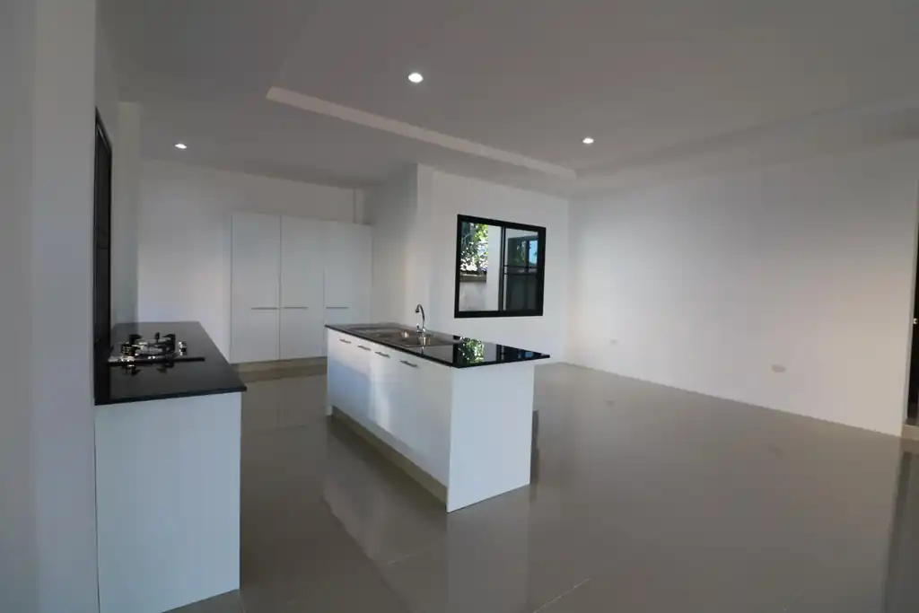 Tenanted 4 bedroom, 3 bathroom home on a large plot for sale in Mu Mon, Udon Thani, photo 13