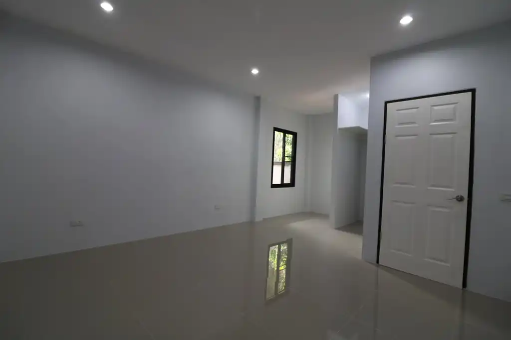 Tenanted 4 bedroom, 3 bathroom home on a large plot for sale in Mu Mon, Udon Thani, photo 16