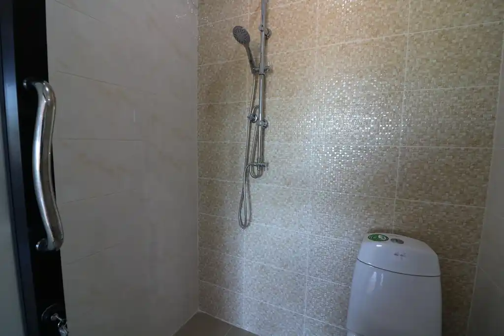 Tenanted 4 bedroom, 3 bathroom home on a large plot for sale in Mu Mon, Udon Thani, photo 23