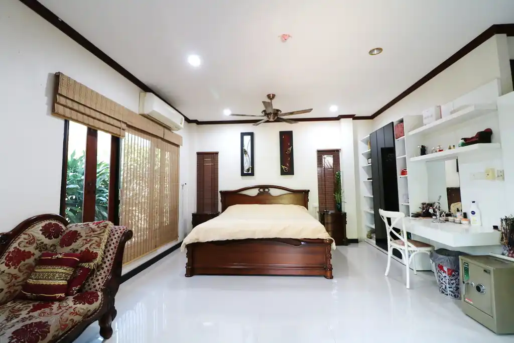 4 bedroom, 5 bathroom stylish 664 sq m home with lake views for sale in Nong Khai, photo 40
