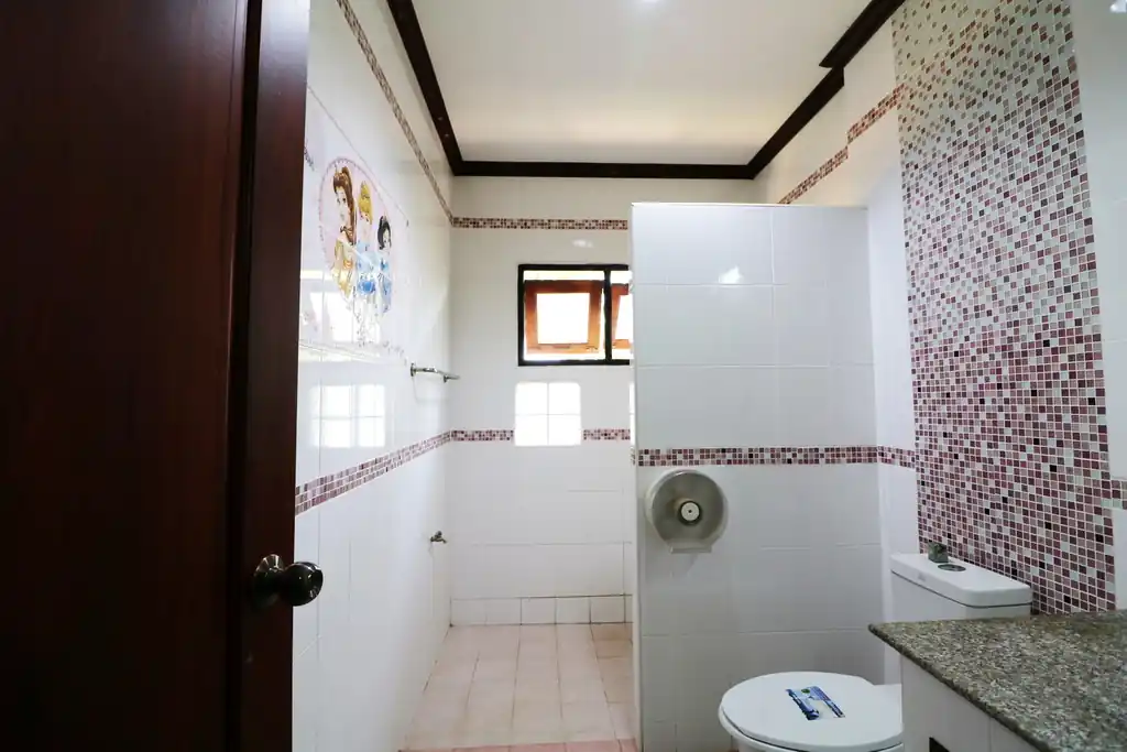 4 bedroom, 5 bathroom stylish 664 sq m home with lake views for sale in Nong Khai, photo 47