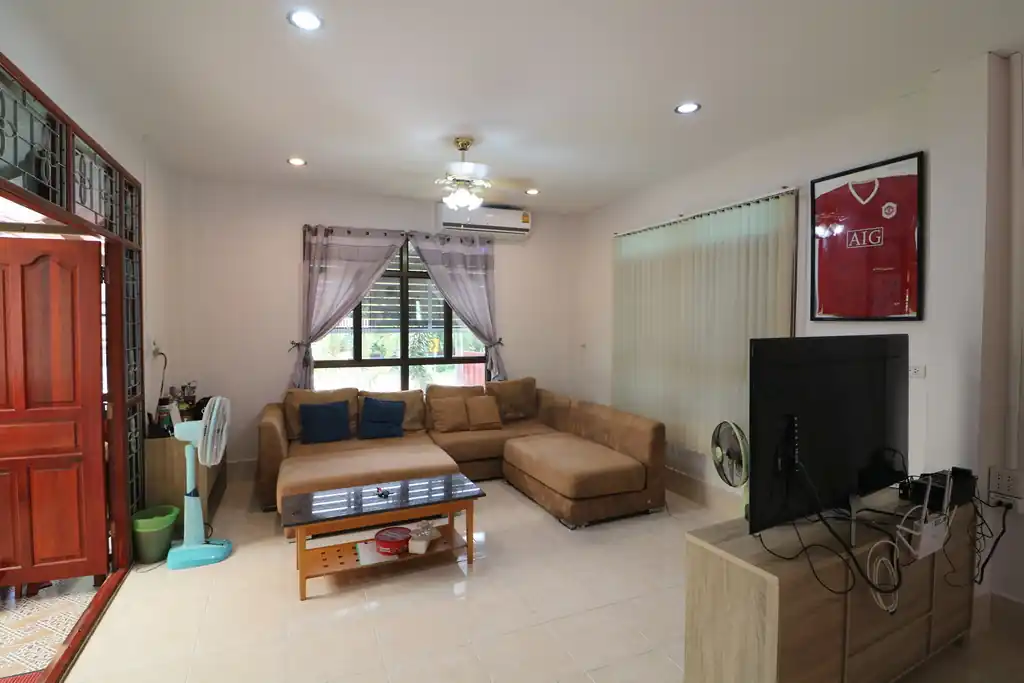 Elegant 3-bedroom pool home for sale in Sawang Daen Din, Sakon Nakhon, photo 12