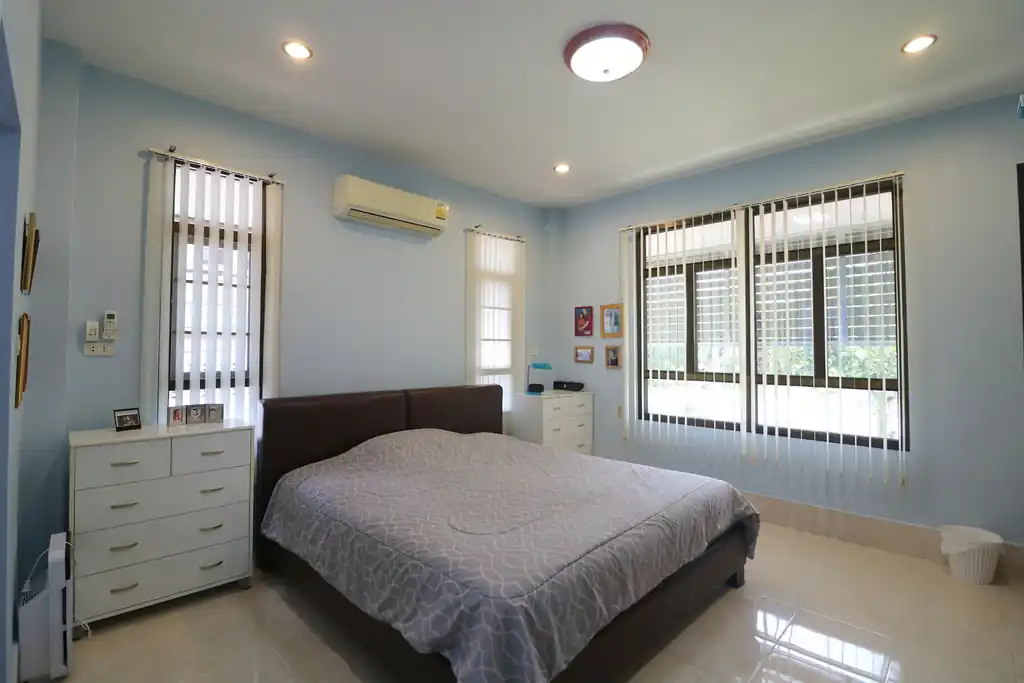 Elegant 3-bedroom pool home for sale in Sawang Daen Din, Sakon Nakhon, photo 21