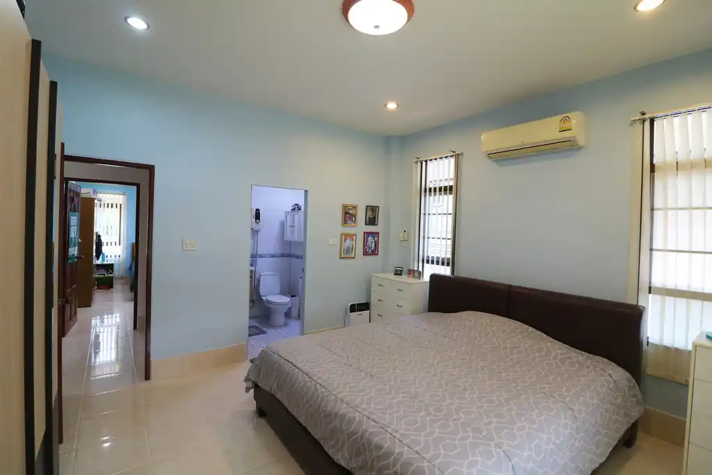 Elegant 3-bedroom pool home for sale in Sawang Daen Din, Sakon Nakhon, photo 22