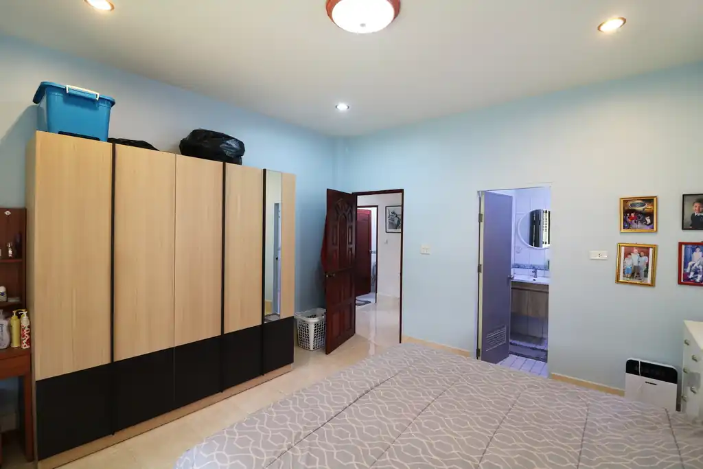 Elegant 3-bedroom pool home for sale in Sawang Daen Din, Sakon Nakhon, photo 23