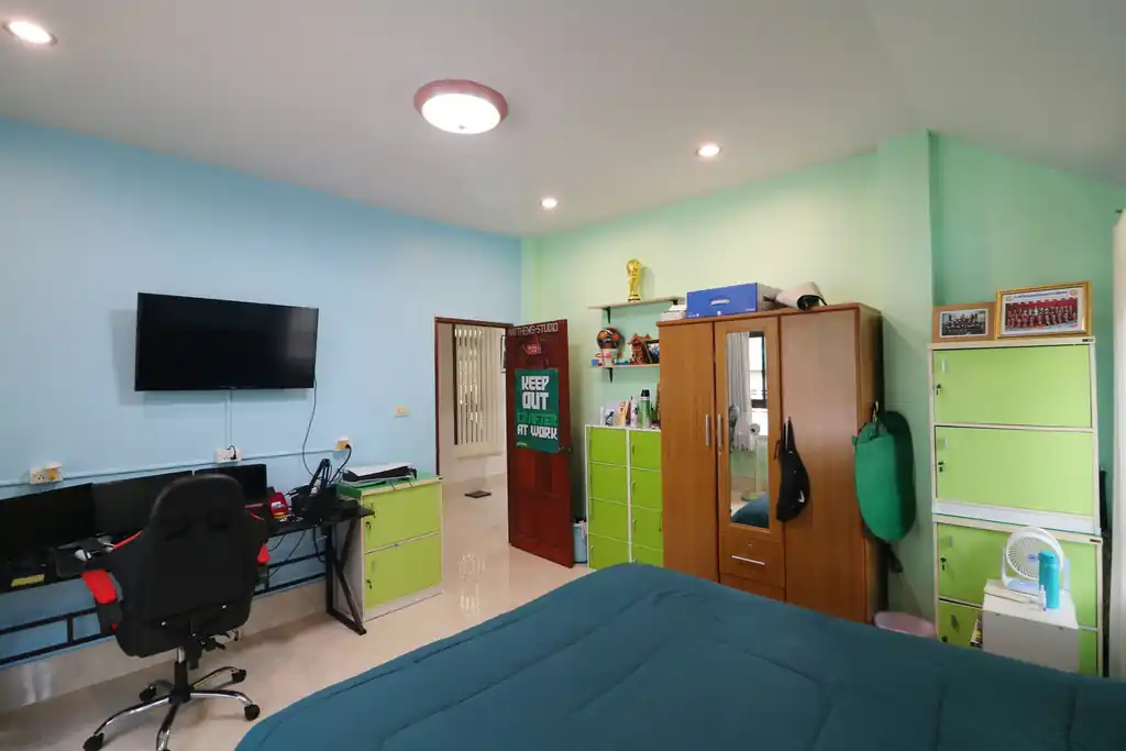 Elegant 3-bedroom pool home for sale in Sawang Daen Din, Sakon Nakhon, photo 27