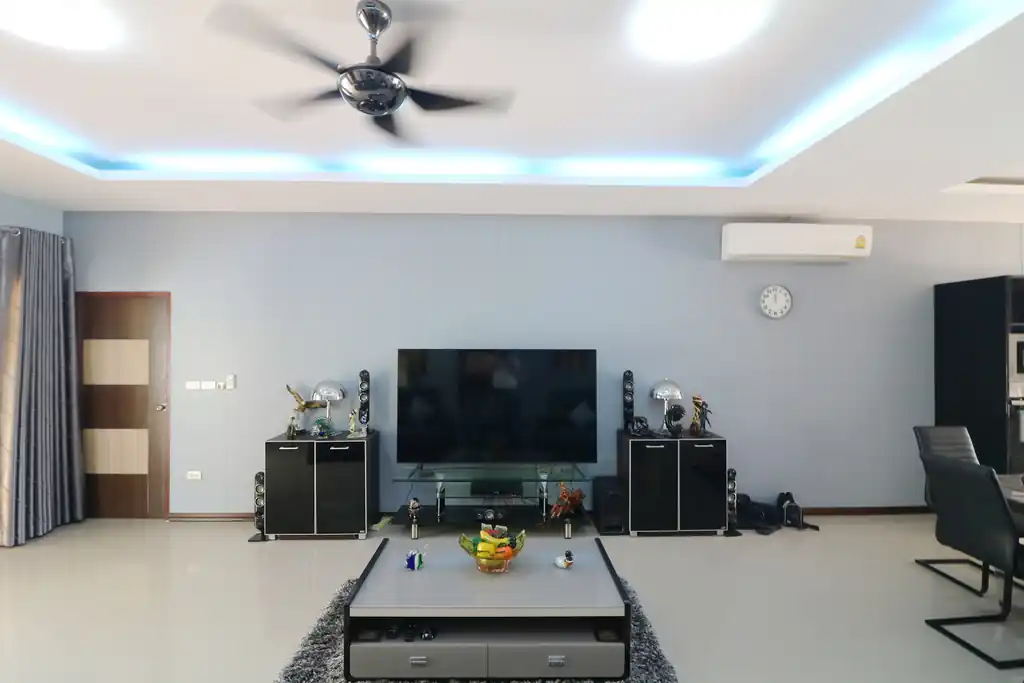 4 bedroom, 5 bathroom lakeview home for sale with furnishings, Ban Tat, Udon Thani, photo 10