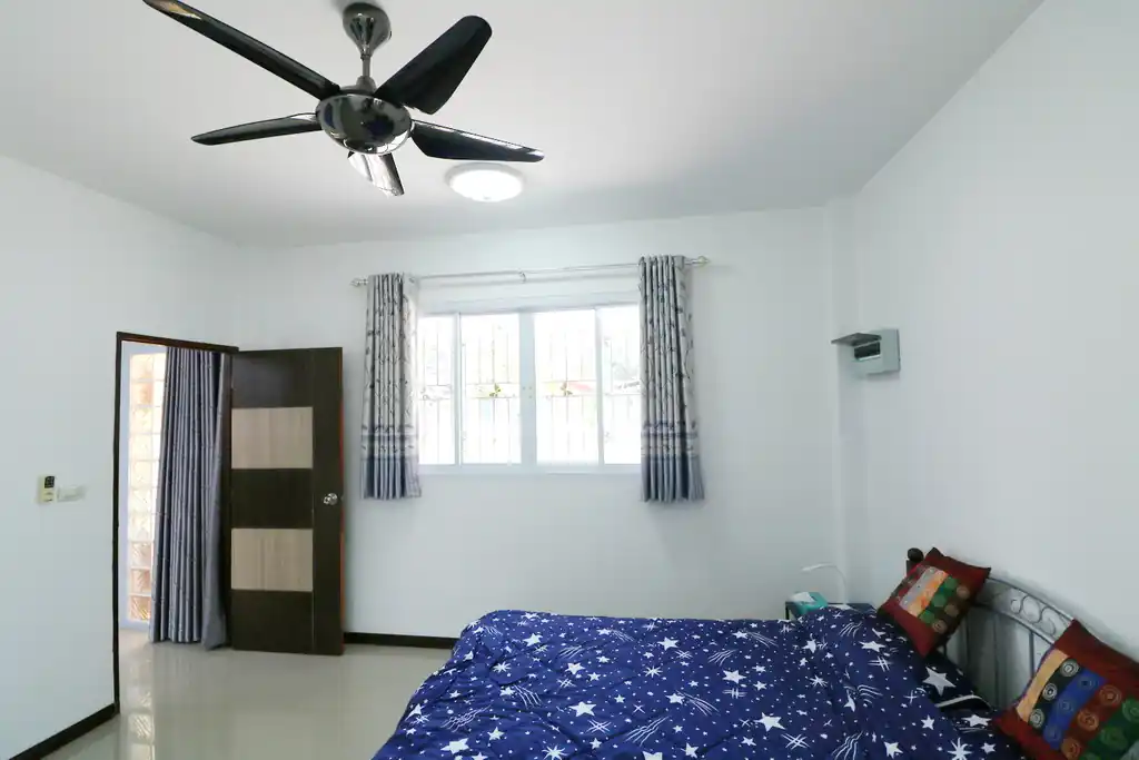 4 bedroom, 5 bathroom lakeview home for sale with furnishings, Ban Tat, Udon Thani, photo 31