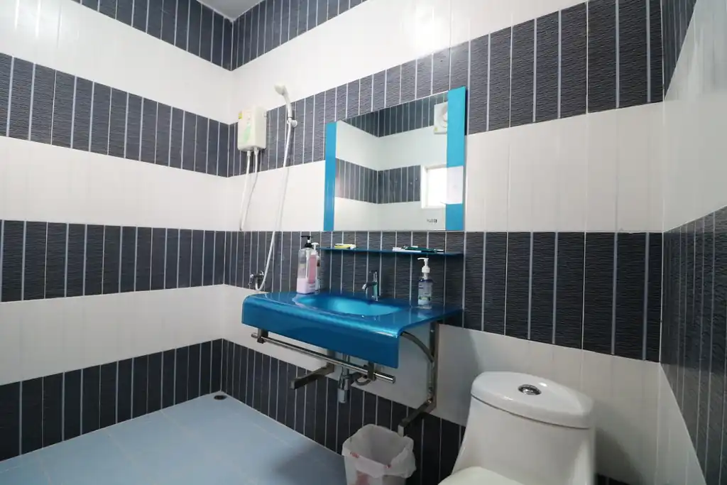 4 bedroom, 5 bathroom lakeview home for sale with furnishings, Ban Tat, Udon Thani, photo 33