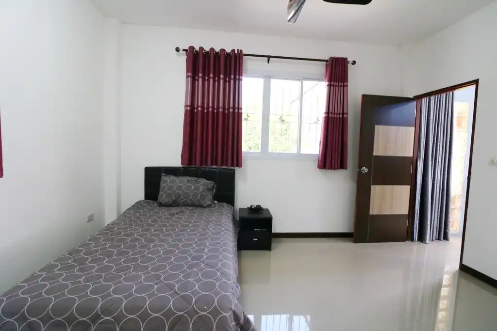 4 bedroom, 5 bathroom lakeview home for sale with furnishings, Ban Tat, Udon Thani, photo 38