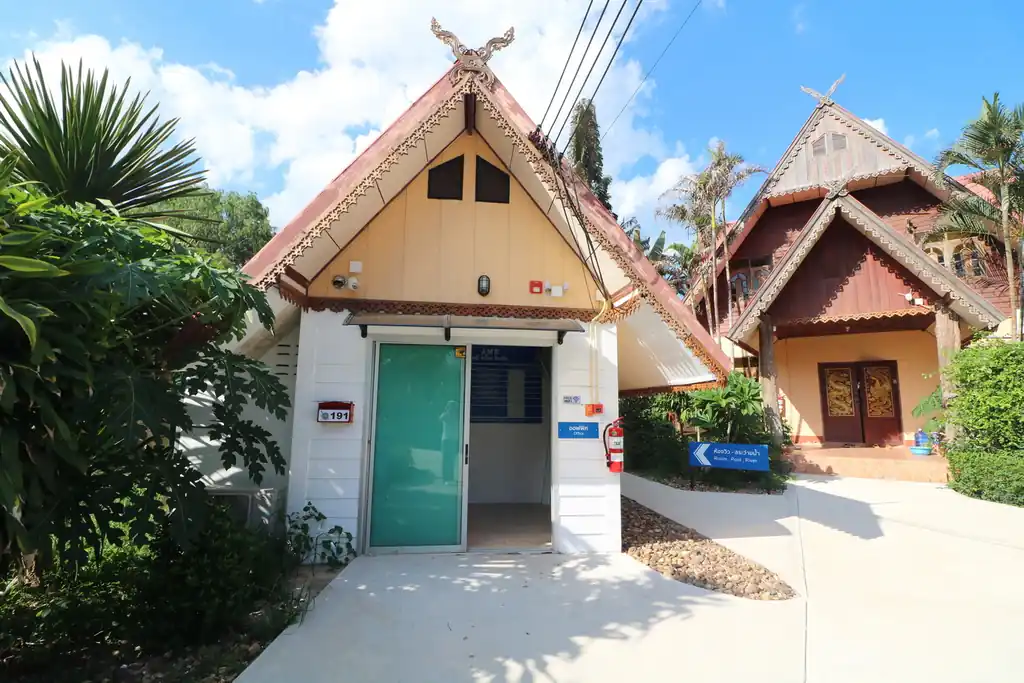 Amy's Mekong Resort for sale on the Mekong River near Nakhon Phanom – 12 bungalows, photo 11