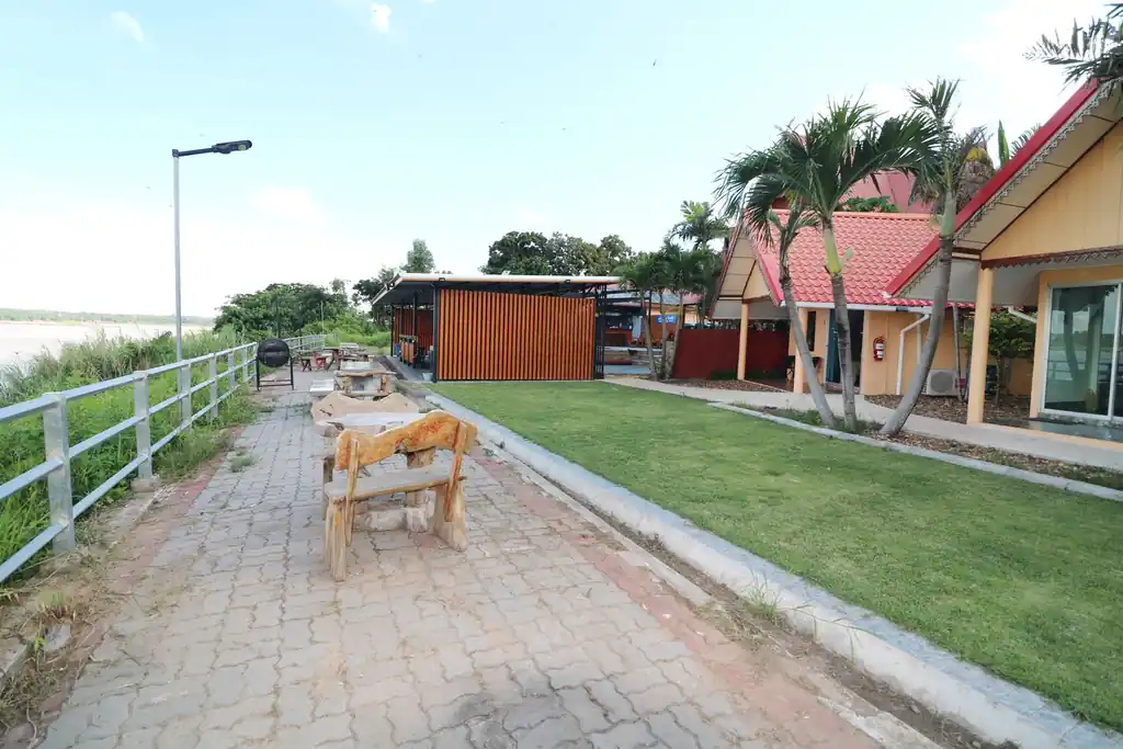 Amy's Mekong Resort for sale on the Mekong River near Nakhon Phanom – 12 bungalows, photo 30