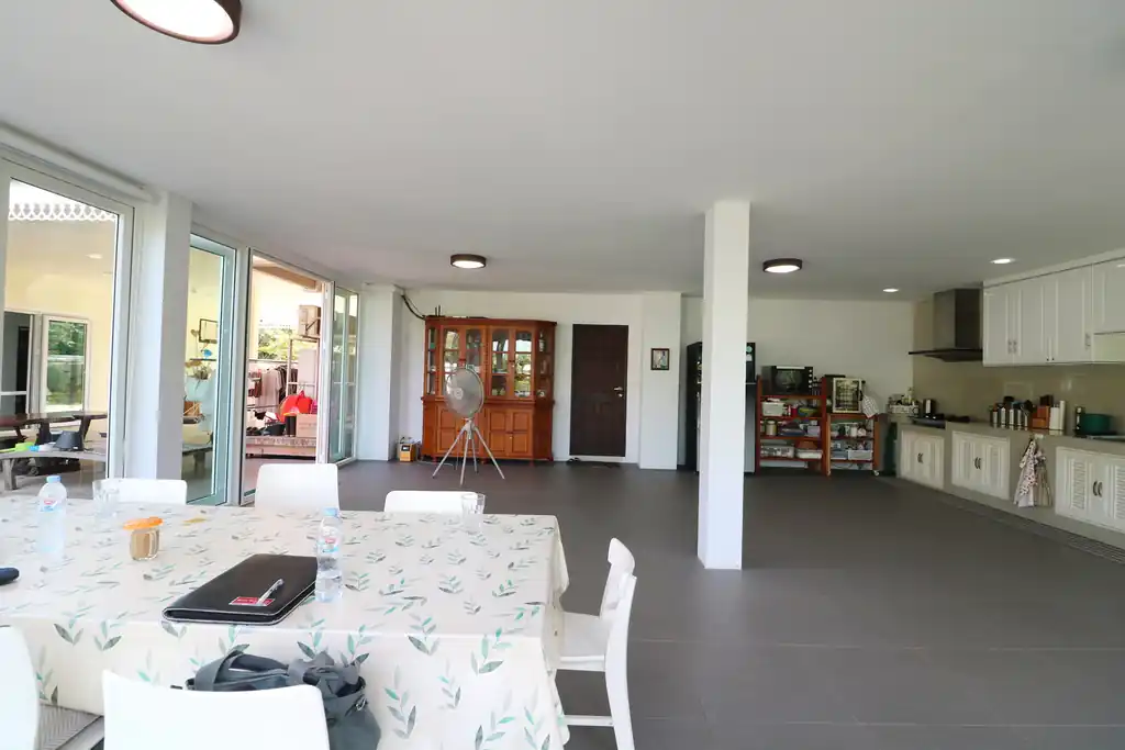 Two homes with 5 bedrooms and 4 bathrooms for sale on 1 rai 90 talang wah, Kumphawapi, Udon Thani, photo 12