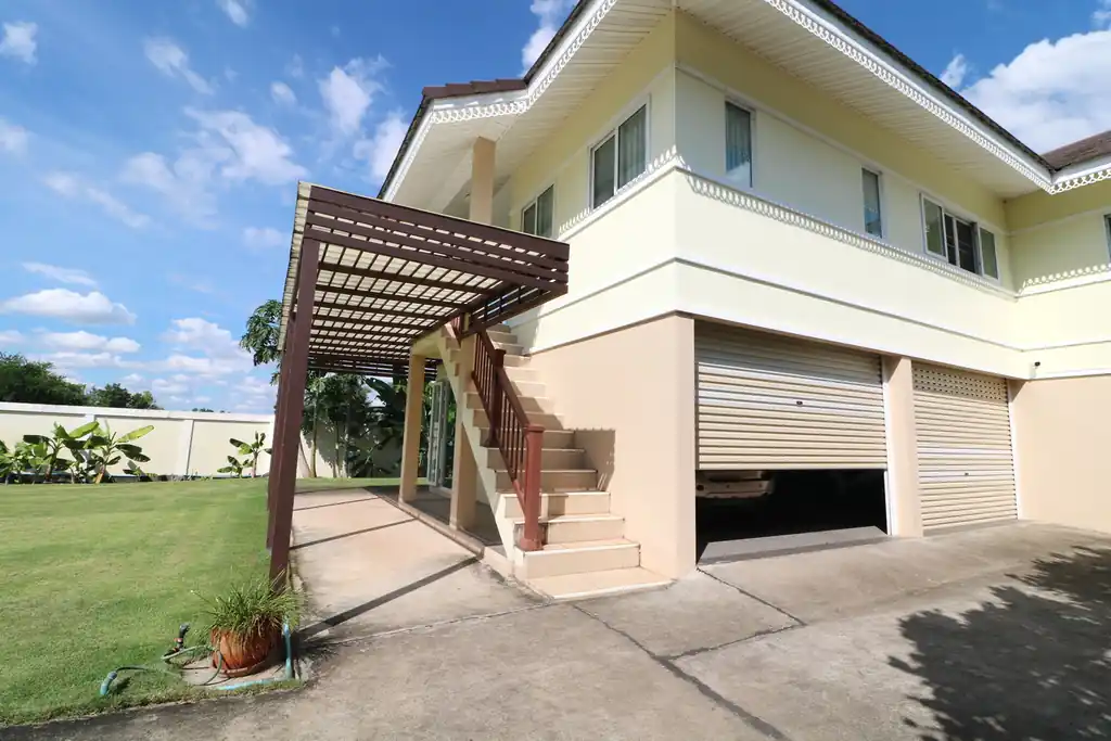 Two homes with 5 bedrooms and 4 bathrooms for sale on 1 rai 90 talang wah, Kumphawapi, Udon Thani, photo 21