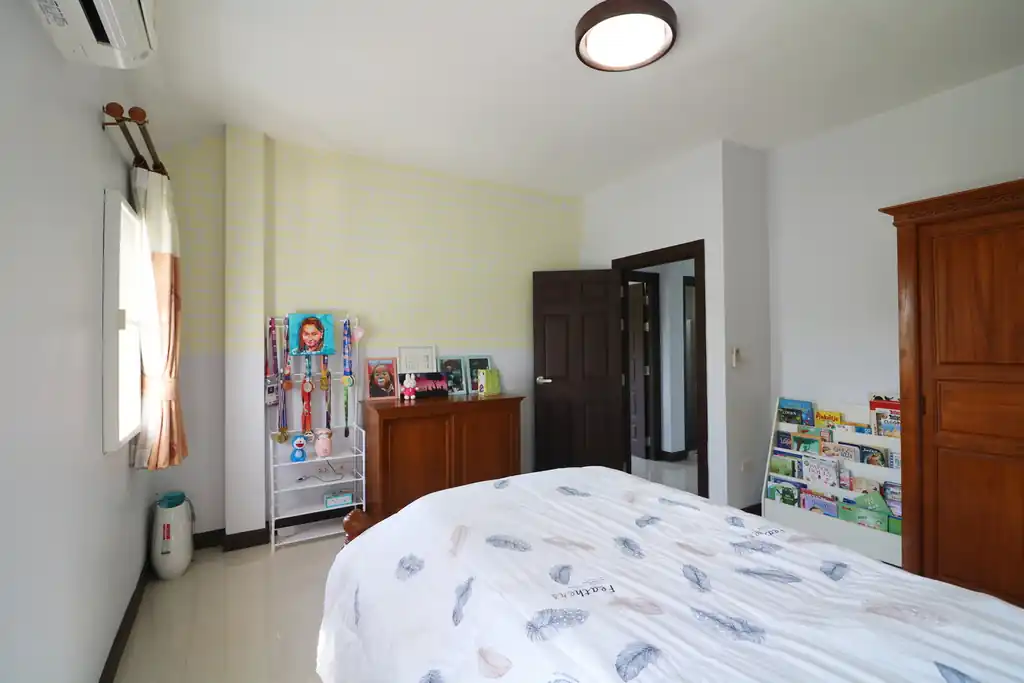 Two homes with 5 bedrooms and 4 bathrooms for sale on 1 rai 90 talang wah, Kumphawapi, Udon Thani, photo 45