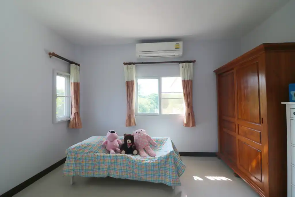 Two homes with 5 bedrooms and 4 bathrooms for sale on 1 rai 90 talang wah, Kumphawapi, Udon Thani, photo 47