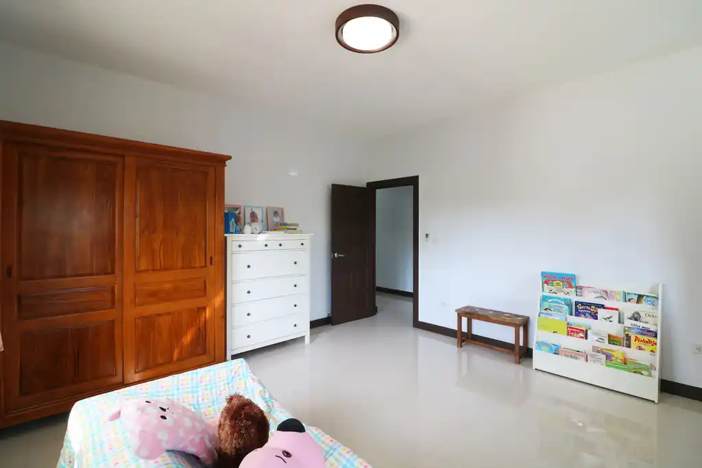 Two homes with 5 bedrooms and 4 bathrooms for sale on 1 rai 90 talang wah, Kumphawapi, Udon Thani, photo 48