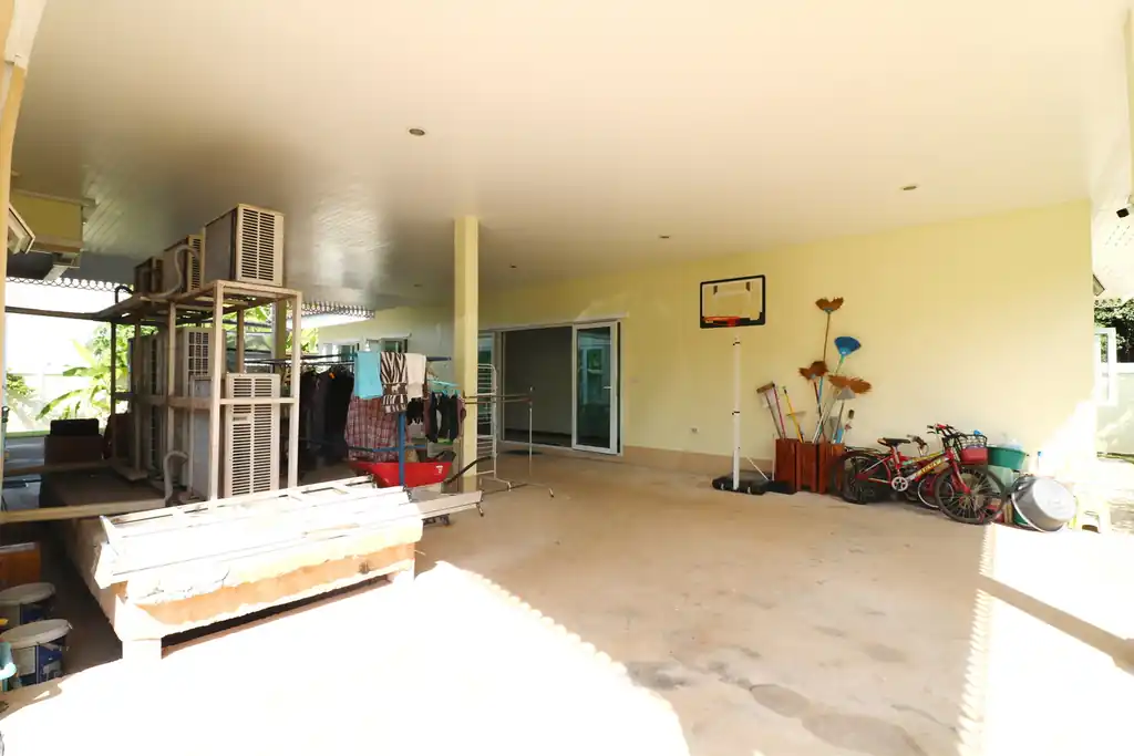 Two homes with 5 bedrooms and 4 bathrooms for sale on 1 rai 90 talang wah, Kumphawapi, Udon Thani, photo 49