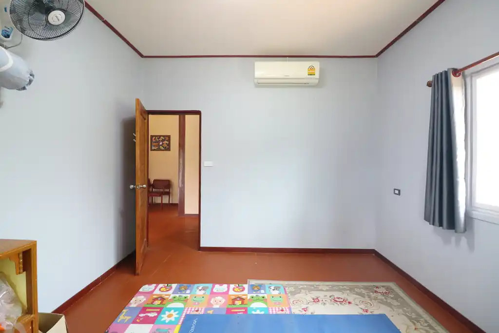 Two homes plus a shopfront on 2+ rai for sale in Lam Pao, Kalasin, photo 16