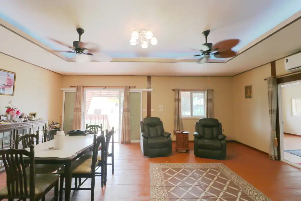 Two homes plus a shopfront on 2+ rai for sale in Lam Pao, Kalasin, photo 7