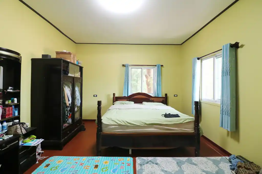 Two homes plus a shopfront on 2+ rai for sale in Lam Pao, Kalasin, photo 9