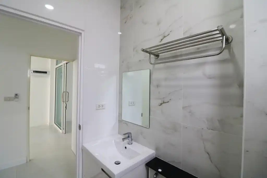2-year-old 4 bedroom, 4 bathroom two-level home with disabled facilities for sale in Chum Phae, Khon Kaen, photo 10