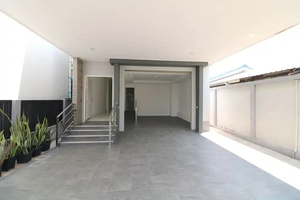 2-year-old 4 bedroom, 4 bathroom two-level home with disabled facilities for sale in Chum Phae, Khon Kaen, photo 3
