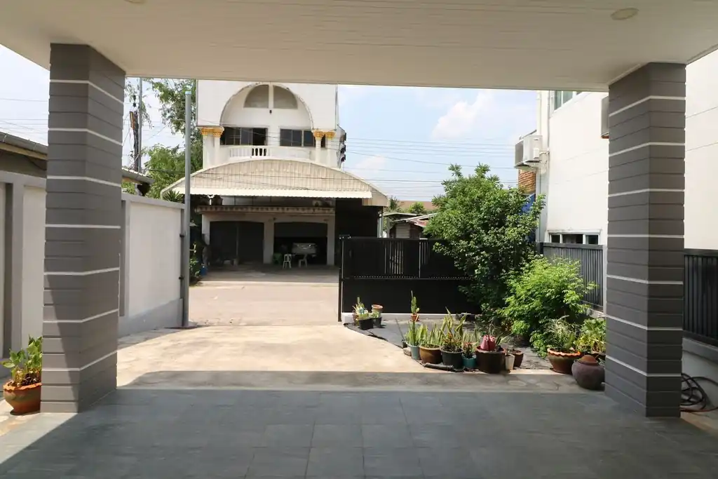 2-year-old 4 bedroom, 4 bathroom two-level home with disabled facilities for sale in Chum Phae, Khon Kaen, photo 5