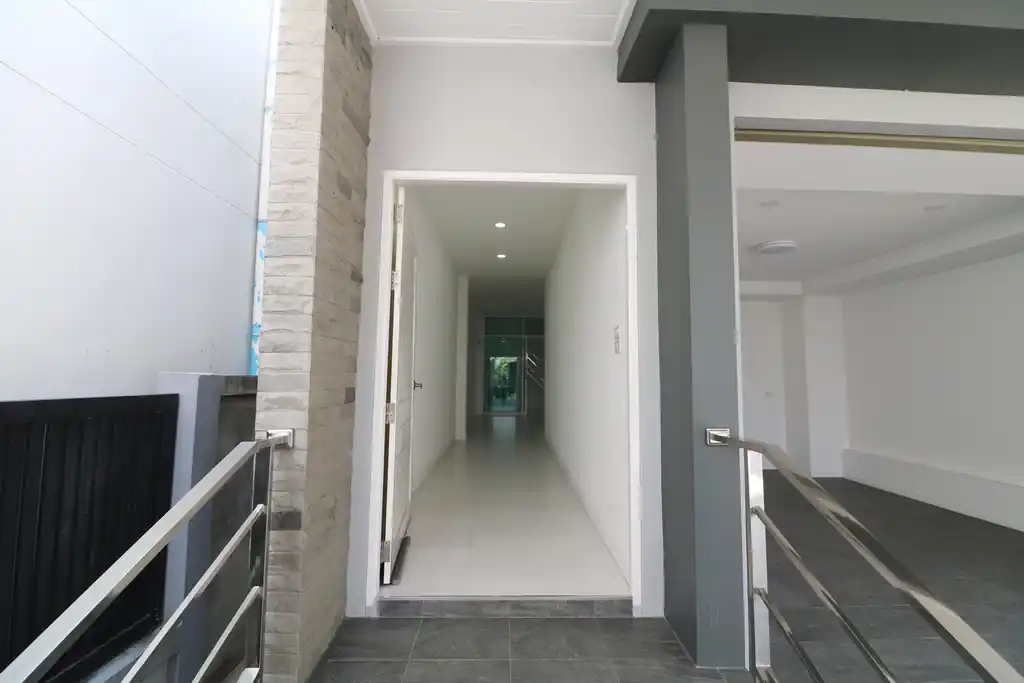 2-year-old 4 bedroom, 4 bathroom two-level home with disabled facilities for sale in Chum Phae, Khon Kaen, photo 6