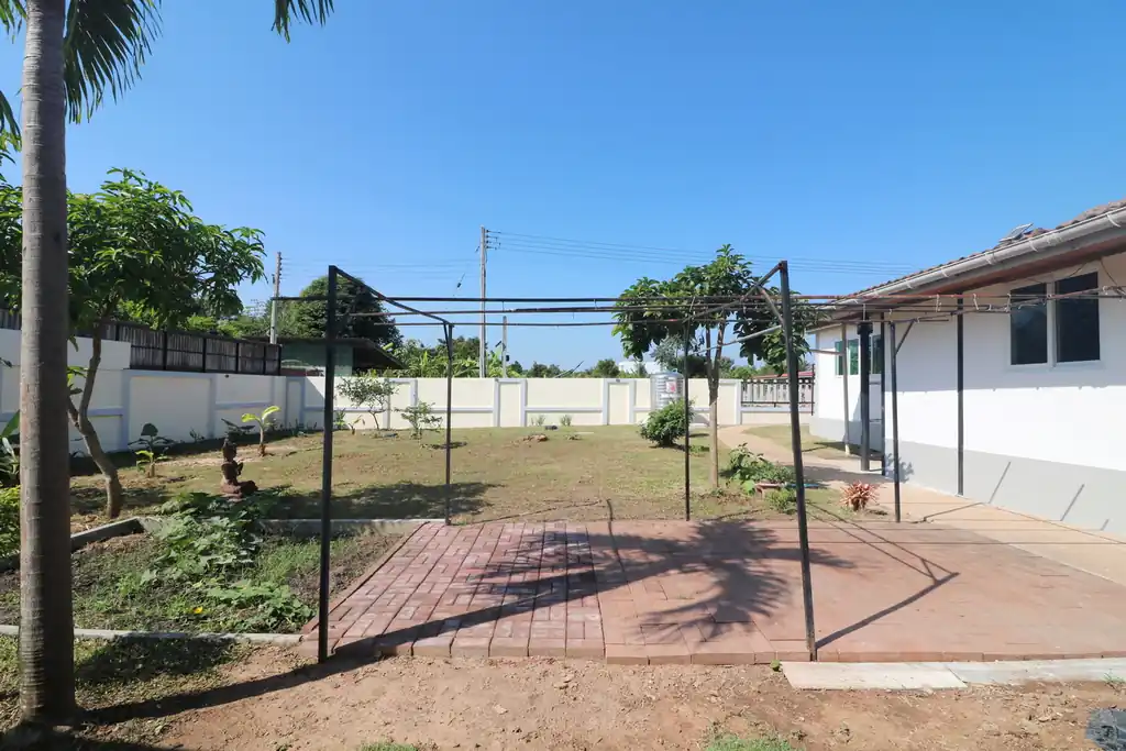 4 bedroom, 5 bathroom pool home on 1 rai for sale in Udon Thani, photo 11
