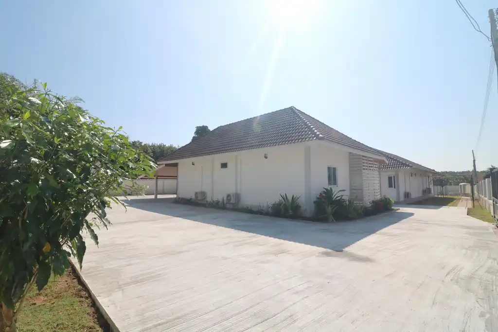 4 bedroom, 5 bathroom pool home on 1 rai for sale in Udon Thani, photo 3