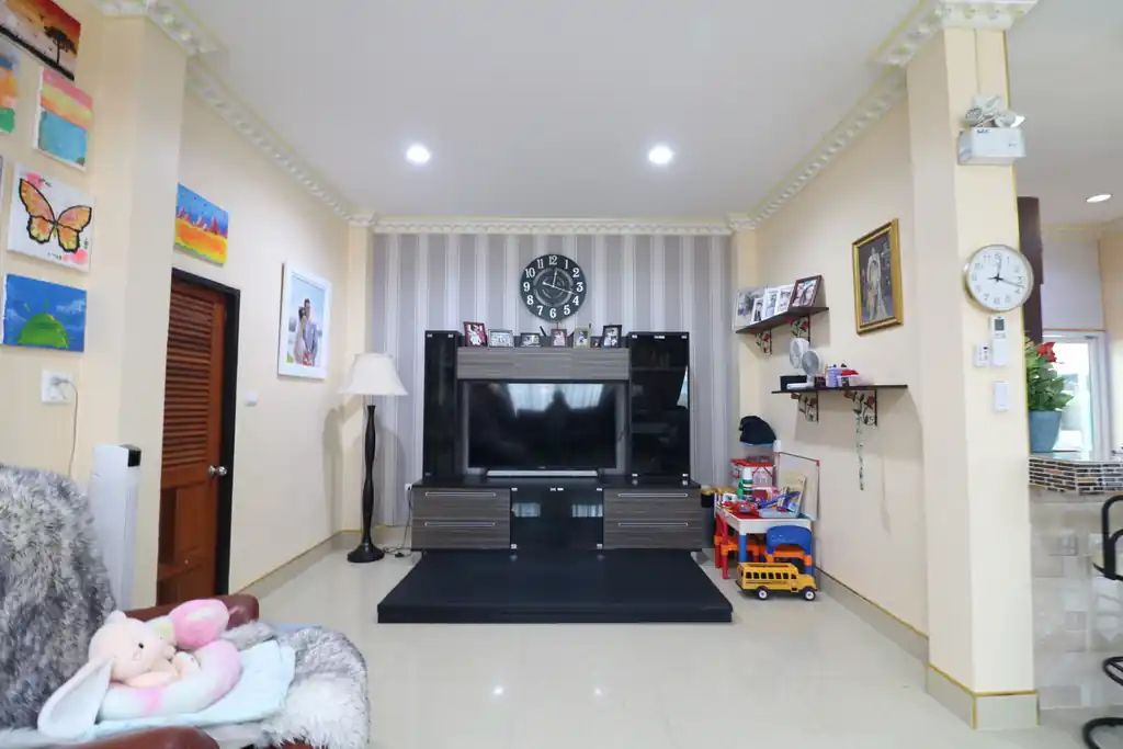 Spacious 4 bed, 4 bath corner house for sale in Mak Khaeng, Udon Thani, photo 18