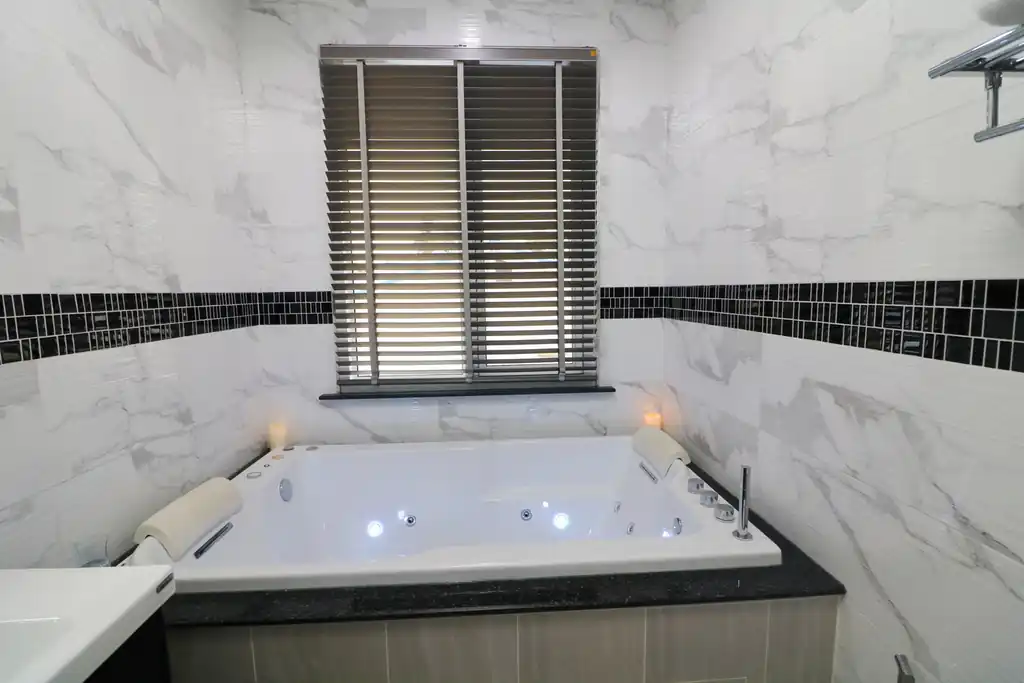 Spacious 4 bed, 4 bath corner house for sale in Mak Khaeng, Udon Thani, photo 33