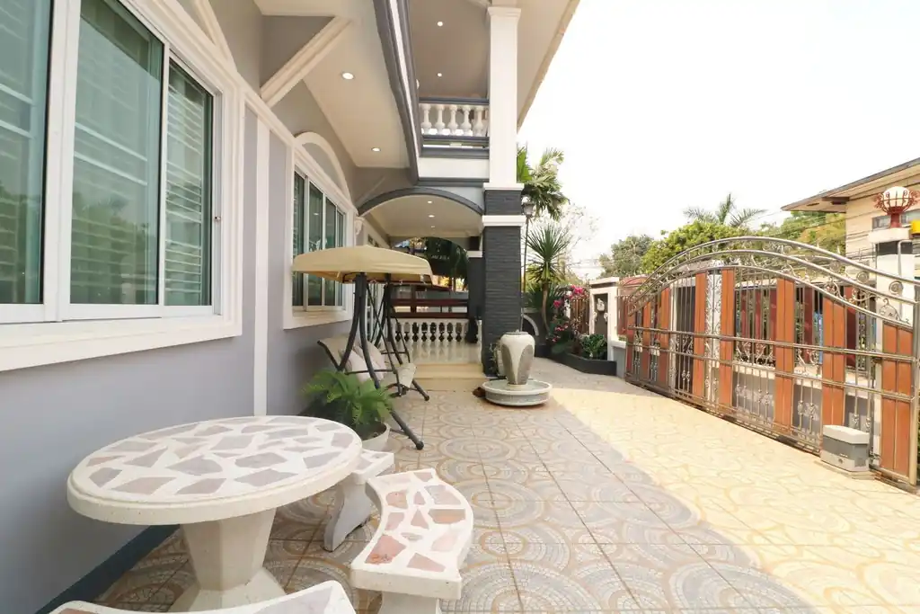 Spacious 4 bed, 4 bath corner house for sale in Mak Khaeng, Udon Thani, photo 5