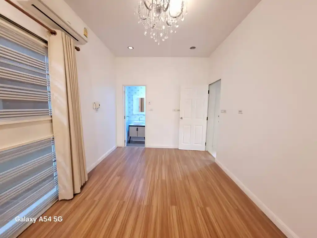 Modern, like-new spacious 3 bedroom, 2 bathroom home for sale in Udon Thani, photo 10