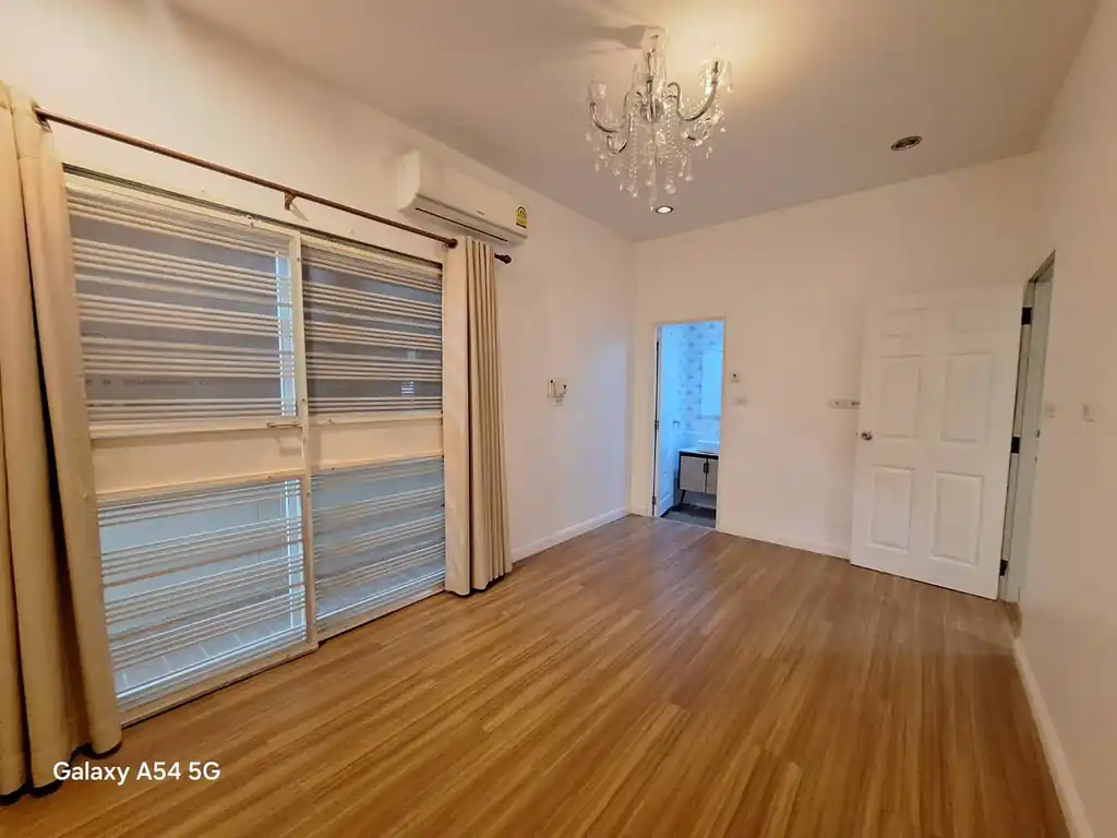 Modern, like-new spacious 3 bedroom, 2 bathroom home for sale in Udon Thani, photo 11
