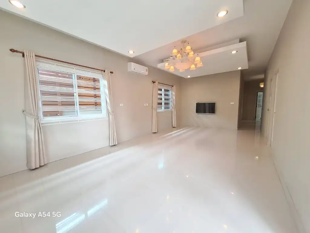 Modern, like-new spacious 3 bedroom, 2 bathroom home for sale in Udon Thani, photo 6