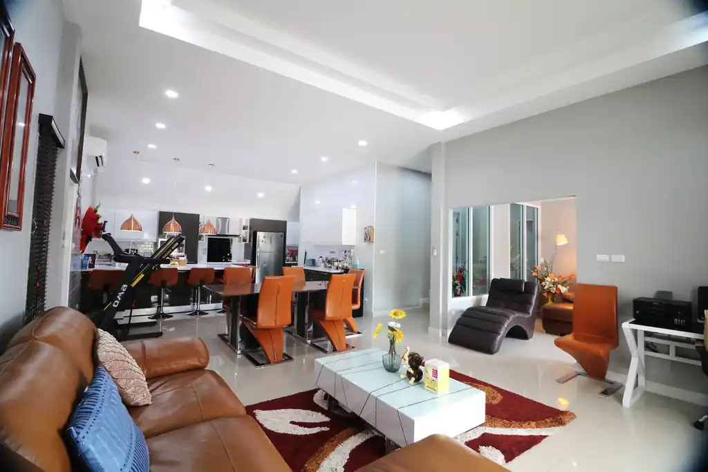 4 bed, 3 bath pool home for sale in Phapirom Park Villa, Khon Kaen, photo 6