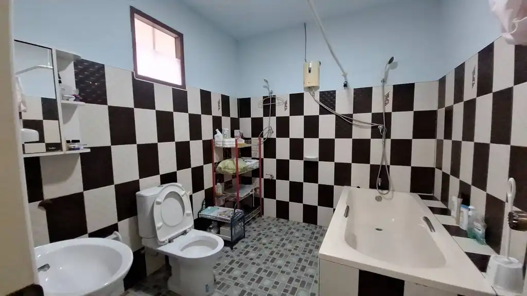 Two-house compound on 1+ rai for sale in Mak Khaeng, Udon Thani, photo 16