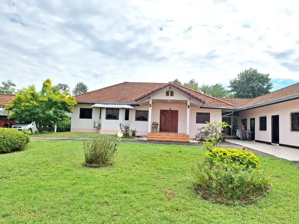 Two-house compound on 1+ rai for sale in Mak Khaeng, Udon Thani, photo 2