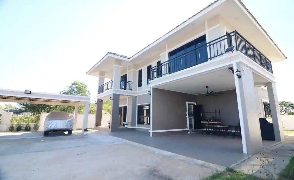 3 bedroom, 4 bathroom family home for sale on 560.4 sq m land in Mu Mon, Udon Thani, photo 3