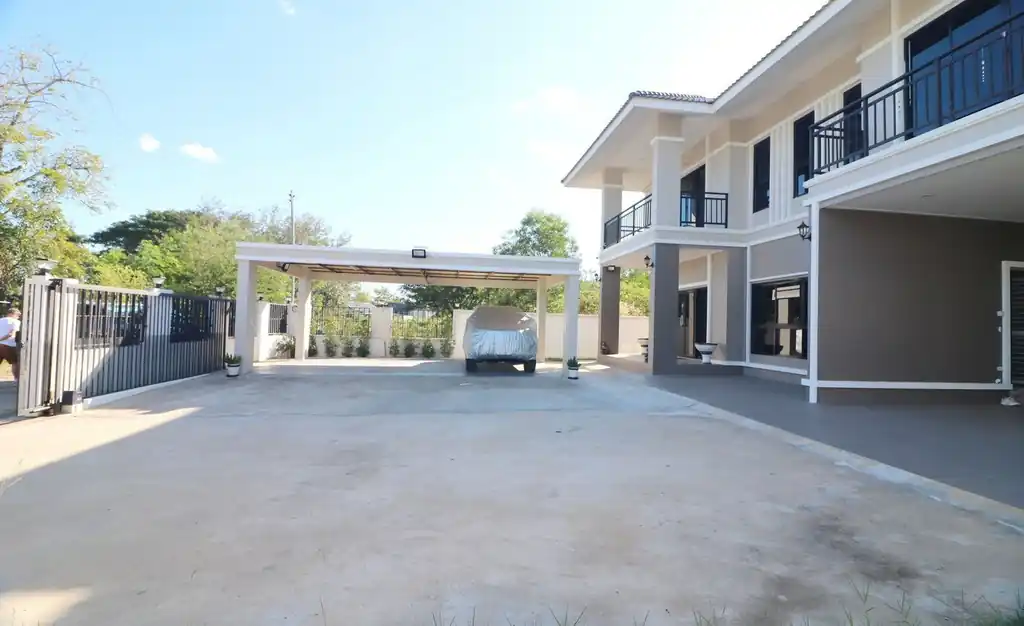 3 bedroom, 4 bathroom family home for sale on 560.4 sq m land in Mu Mon, Udon Thani, photo 4