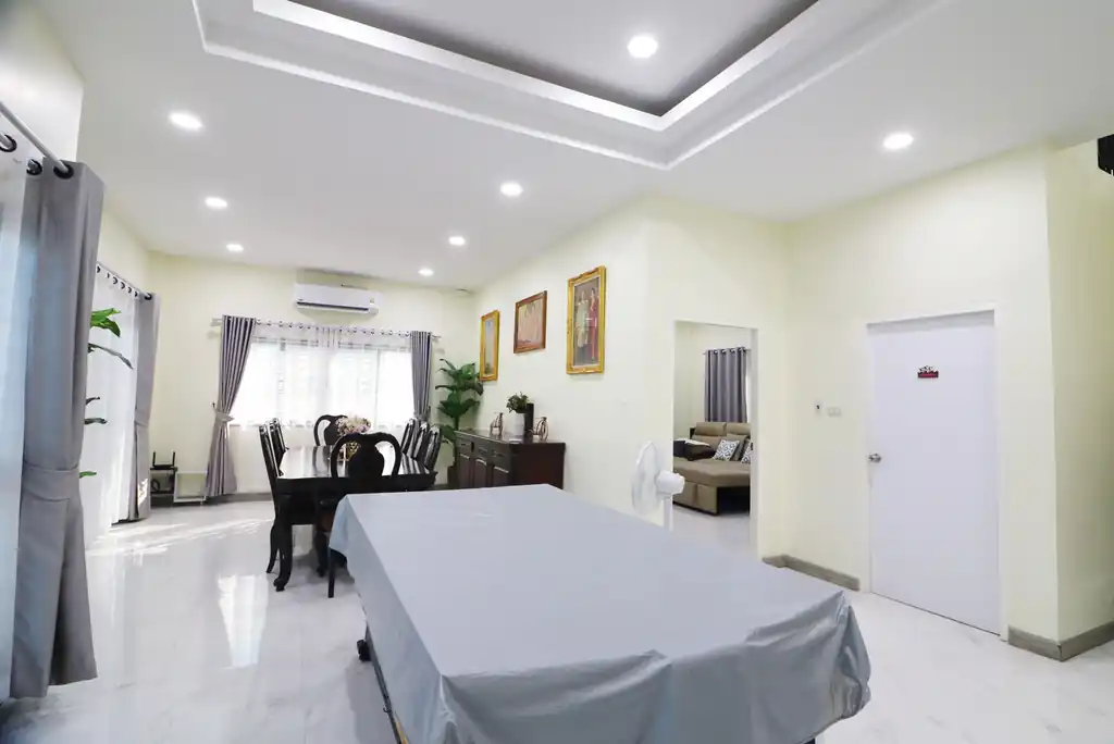 3 bedroom, 4 bathroom family home for sale on 560.4 sq m land in Mu Mon, Udon Thani, photo 8