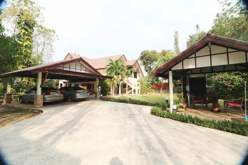 Rare Thai teak character two-story home for sale on 3,932 sq m, Nong Na Kham, Udon Thani, photo 2