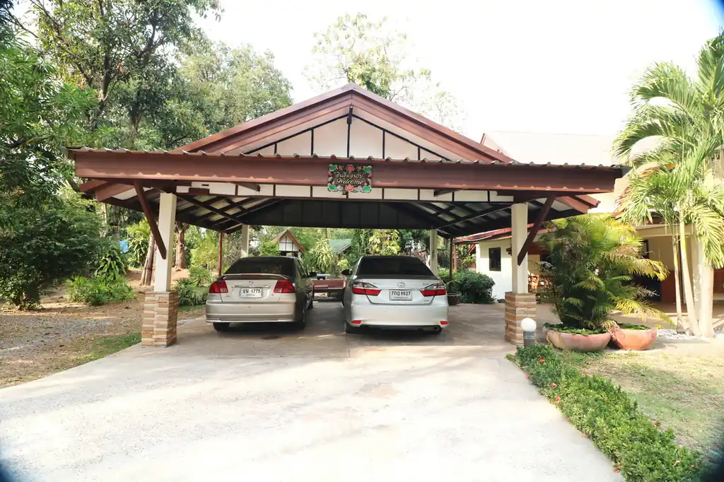 Rare Thai teak character two-story home for sale on 3,932 sq m, Nong Na Kham, Udon Thani, photo 5