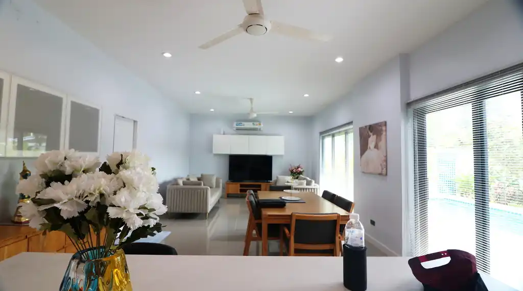 A barely lived-in 4 bedroom, 3 bathroom pool villa for sale in Khon Kaen at 8 Villas Riverside, photo 12