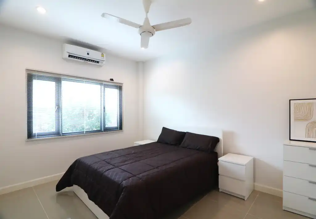 A barely lived-in 4 bedroom, 3 bathroom pool villa for sale in Khon Kaen at 8 Villas Riverside, photo 27