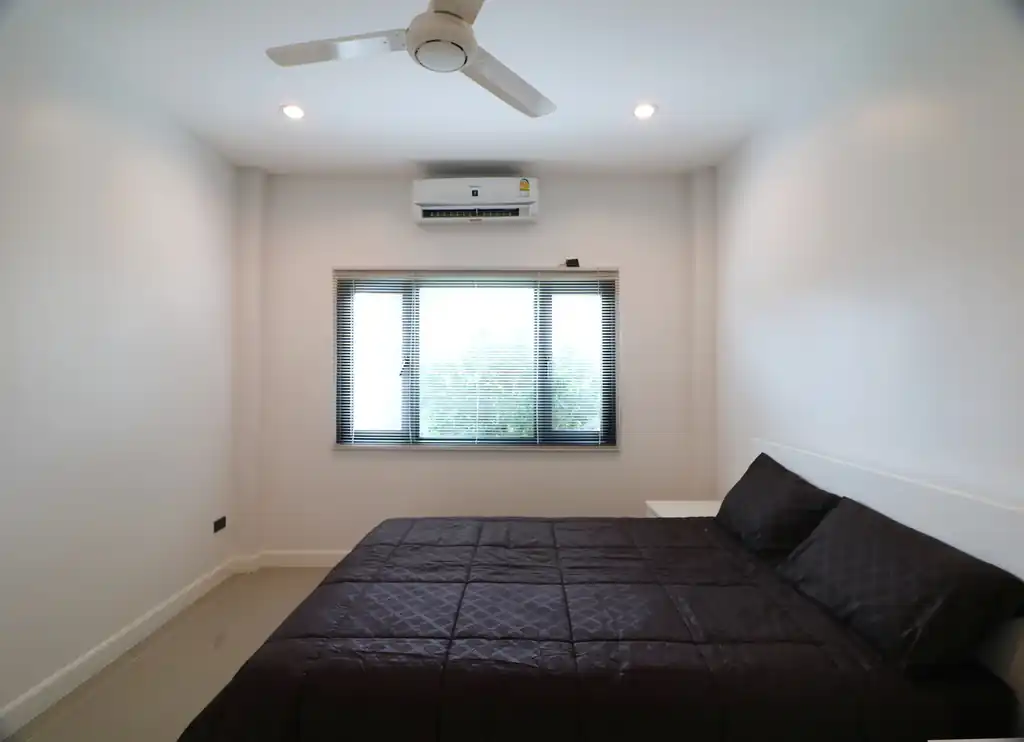A barely lived-in 4 bedroom, 3 bathroom pool villa for sale in Khon Kaen at 8 Villas Riverside, photo 28